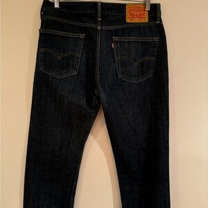 Men’s Levi’s 33/30 dark blue denim